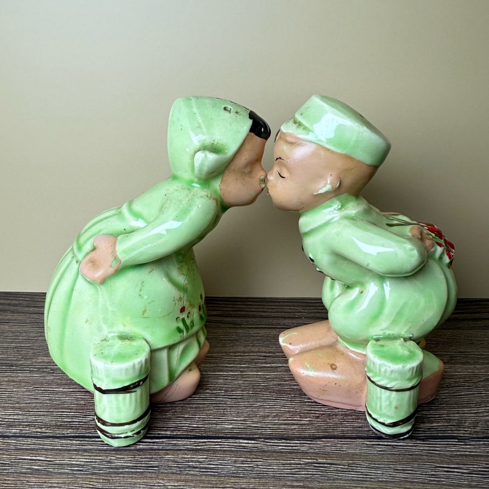 Vintage 1940’s-50’s Salt & Pepper Shakers